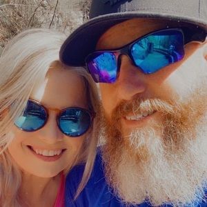 Meet your Posher, Bee